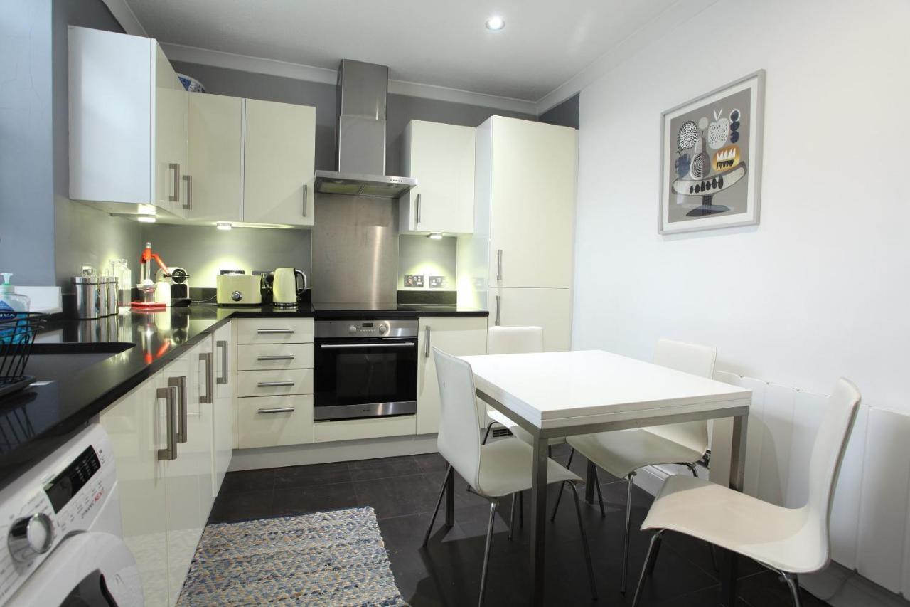 Walk To Notting Hill /Paddington 1 B/R With Patio Apartman London Kültér fotó
